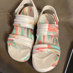 Hunter sandals size 4W